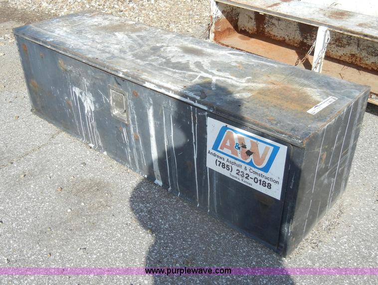 image for item U9865 Truck toolbox