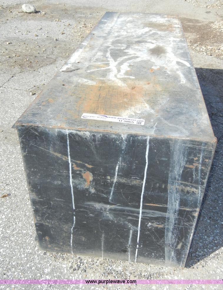 image for item U9865 Truck toolbox