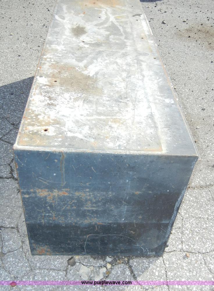 image for item U9865 Truck toolbox