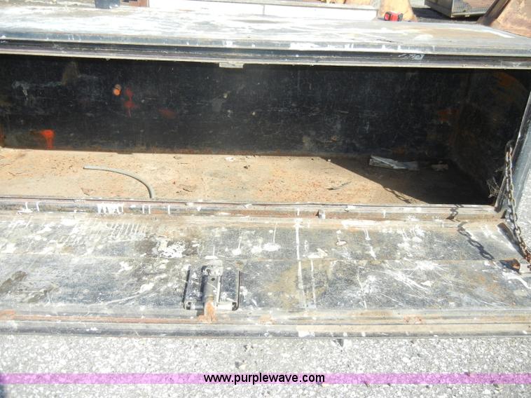 image for item U9865 Truck toolbox