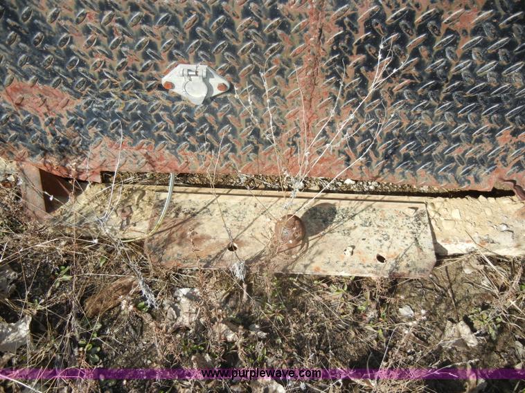 image for item U9868 Pickup flatbed