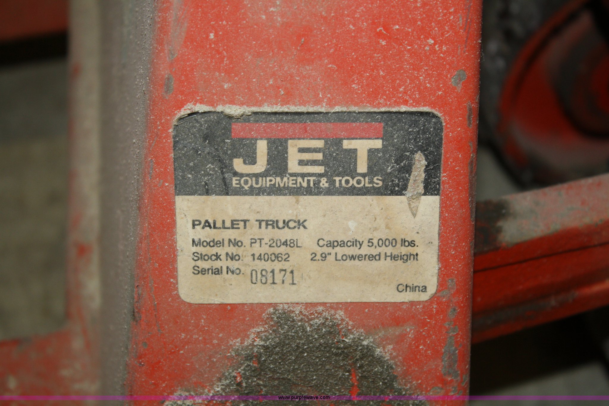 Pallet jack in Kansas City, KS Item H9715 sold Purple Wave