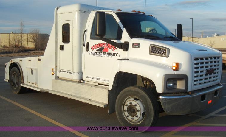 image for item A3436 2003 GMC C6500 TopKick truck