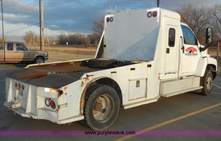 image for item A3436 2003 GMC C6500 TopKick truck