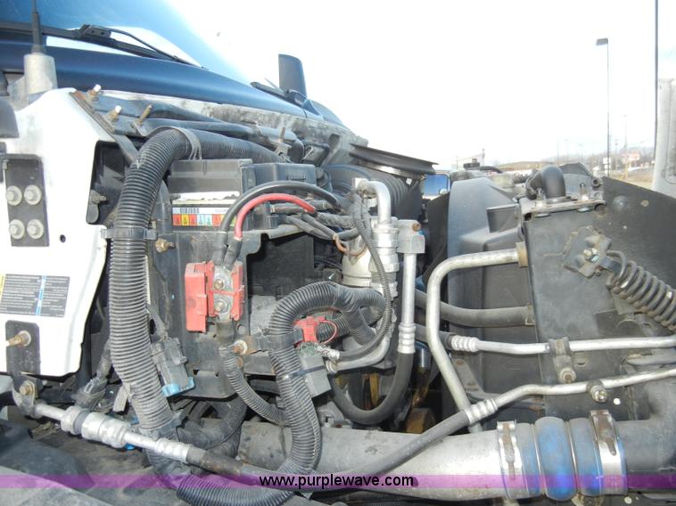 image for item A3436 2003 GMC C6500 TopKick truck