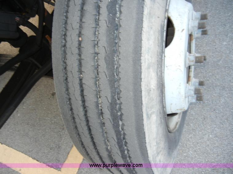 image for item A3436 2003 GMC C6500 TopKick truck