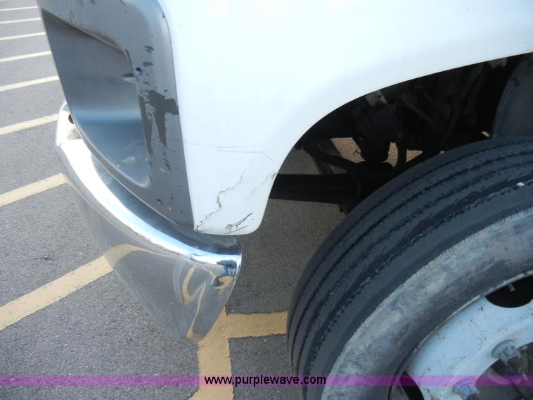 image for item A3436 2003 GMC C6500 TopKick truck