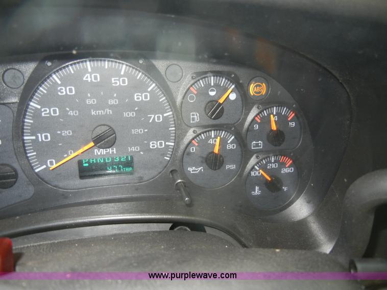 image for item A3436 2003 GMC C6500 TopKick truck