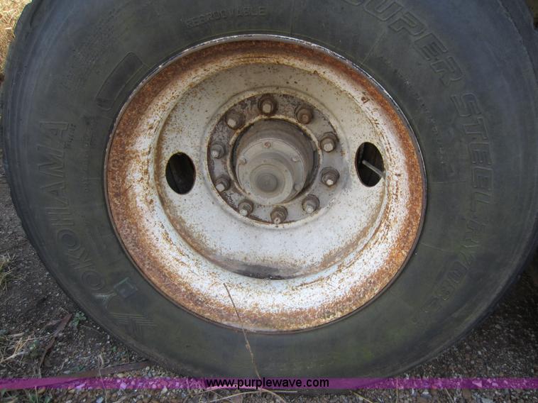 image for item A5600 1993 Trailmobile 53' semi van trailer