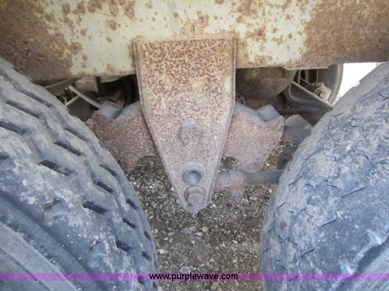 image for item A5600 1993 Trailmobile 53' semi van trailer