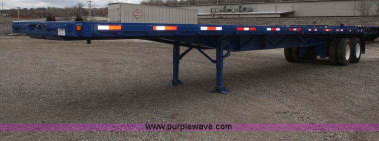 image for item A6929 1982 Fruehauf flatbed trailer