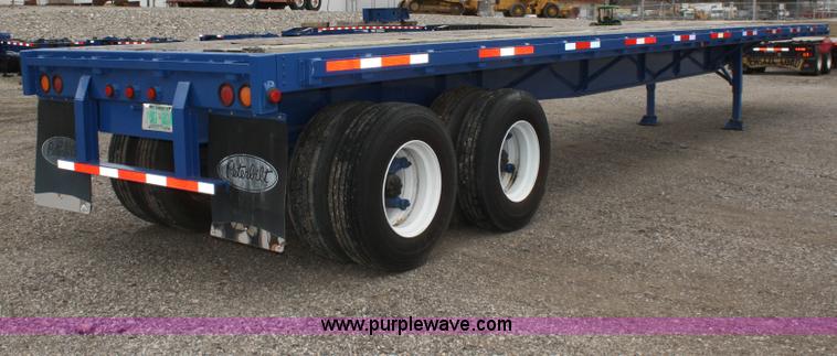 image for item A6929 1982 Fruehauf flatbed trailer
