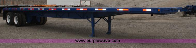 image for item A6929 1982 Fruehauf flatbed trailer