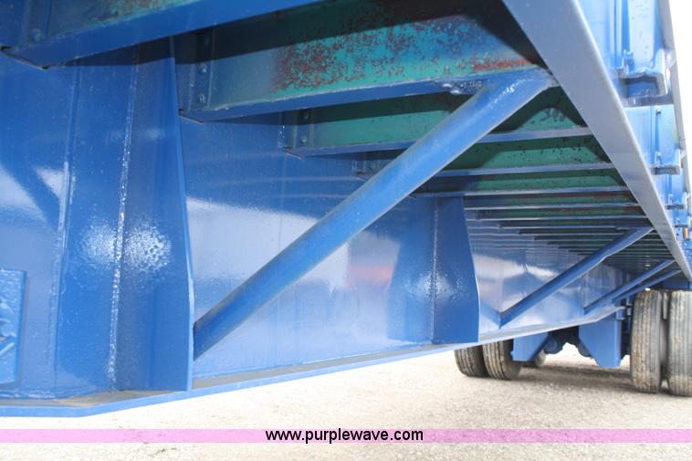 image for item A6929 1982 Fruehauf flatbed trailer