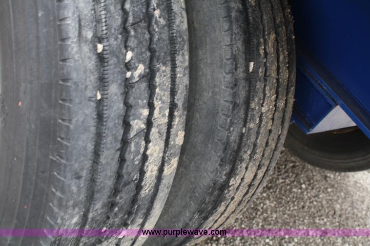 image for item A6929 1982 Fruehauf flatbed trailer