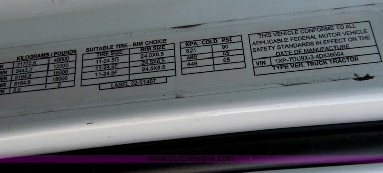 image for item A7503 2004 Peterbilt 387 semi truck