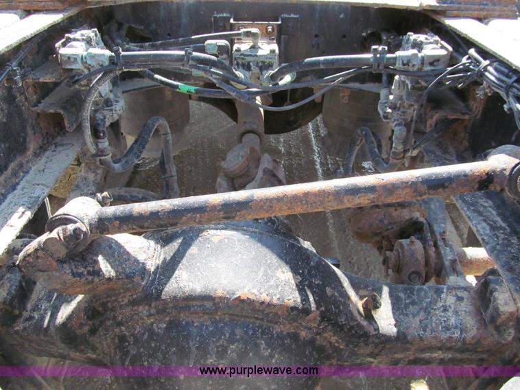 image for item A7505 1999 Sterling A9500 semi truck