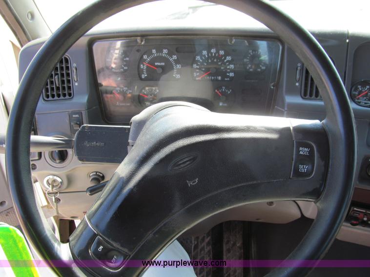 image for item A7505 1999 Sterling A9500 semi truck