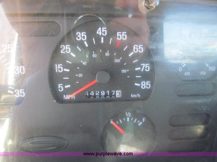 image for item A7505 1999 Sterling A9500 semi truck