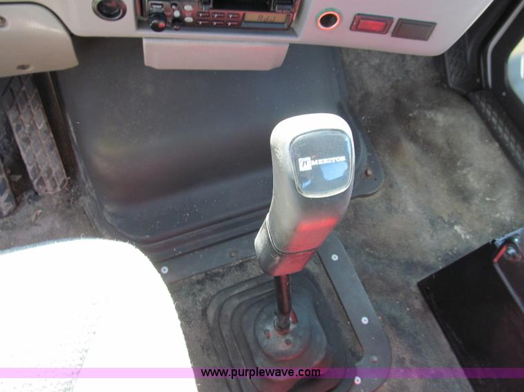 image for item A7505 1999 Sterling A9500 semi truck