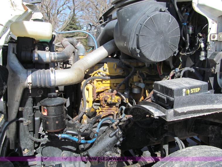 image for item A7505 1999 Sterling A9500 semi truck