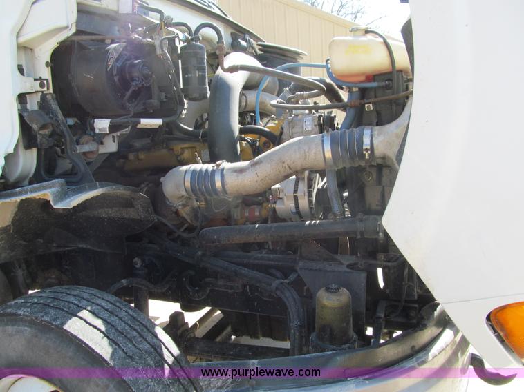 image for item A7505 1999 Sterling A9500 semi truck