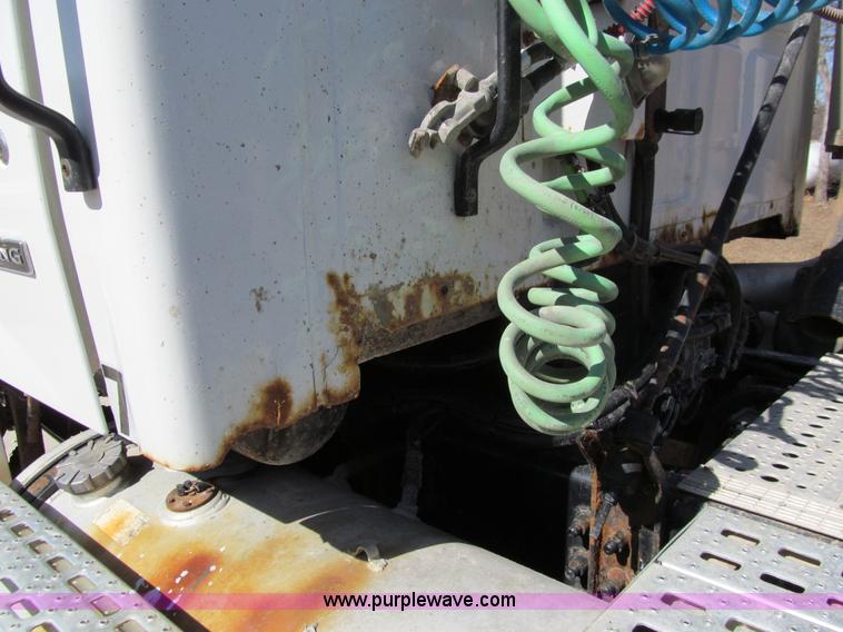 image for item A7505 1999 Sterling A9500 semi truck