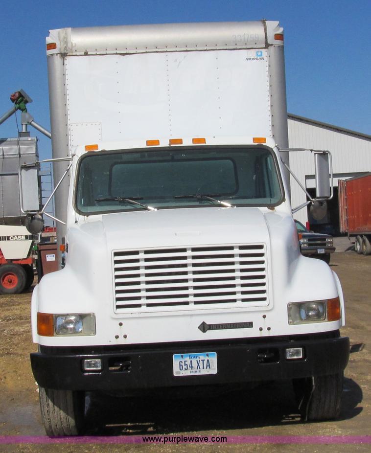 image for item A7506 1999 International 4700 box truck