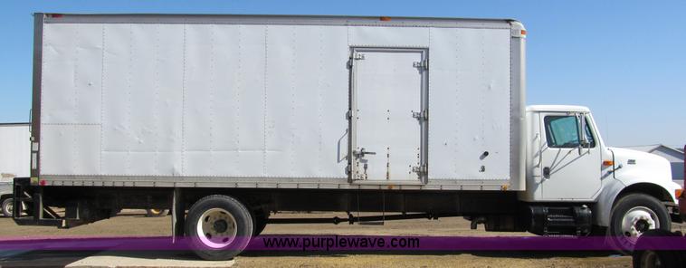 image for item A7506 1999 International 4700 box truck