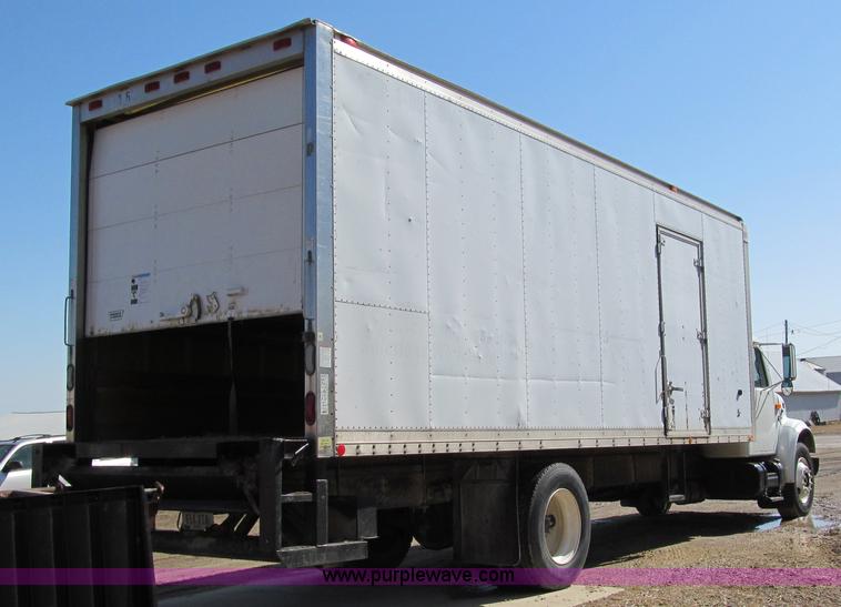 image for item A7506 1999 International 4700 box truck