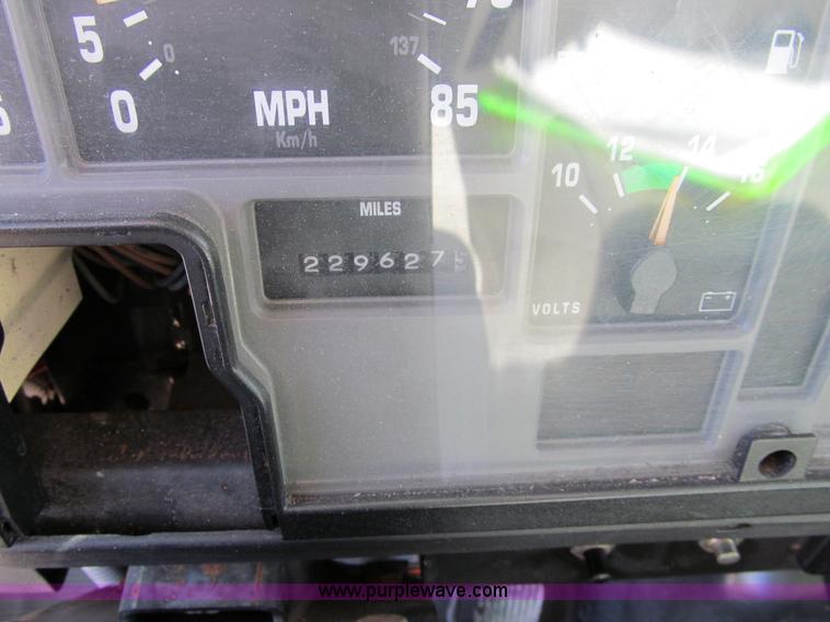 image for item A7506 1999 International 4700 box truck