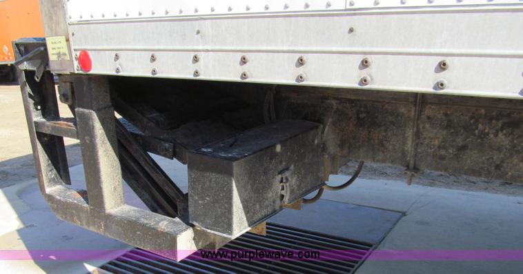 image for item A7506 1999 International 4700 box truck