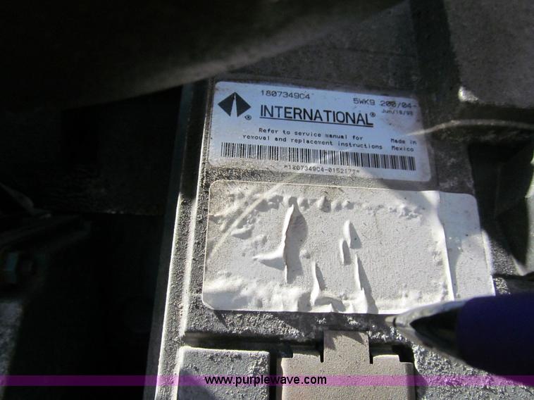 image for item A7506 1999 International 4700 box truck