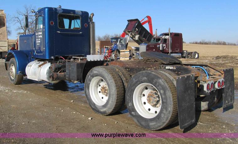image for item A8073 1985 Peterbilt 359 semi truck