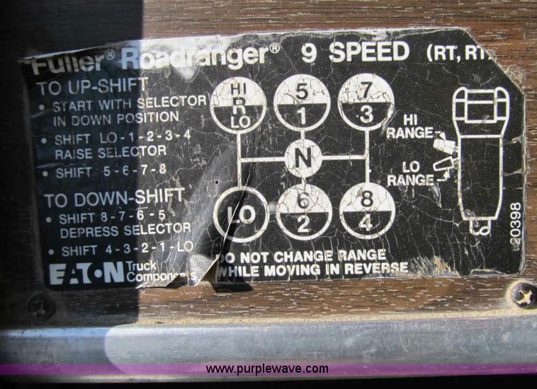 image for item A8073 1985 Peterbilt 359 semi truck