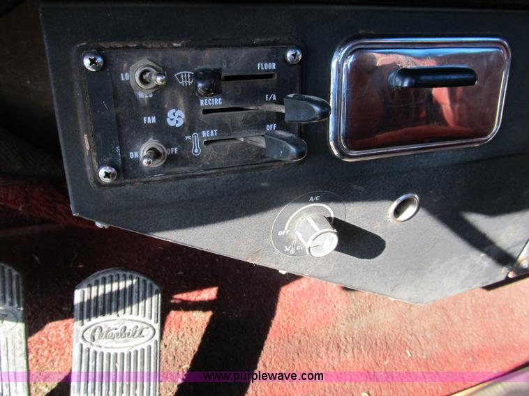 image for item A8073 1985 Peterbilt 359 semi truck