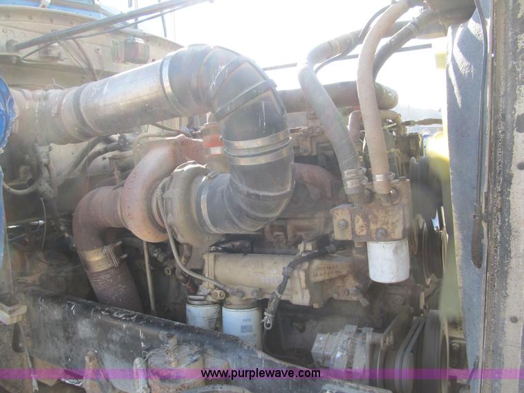 image for item A8073 1985 Peterbilt 359 semi truck