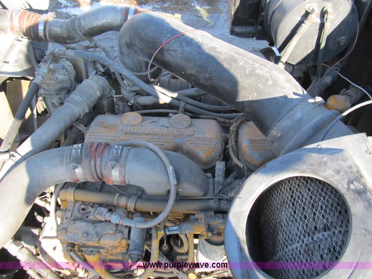 image for item A8075 1992 International 9400 semi truck