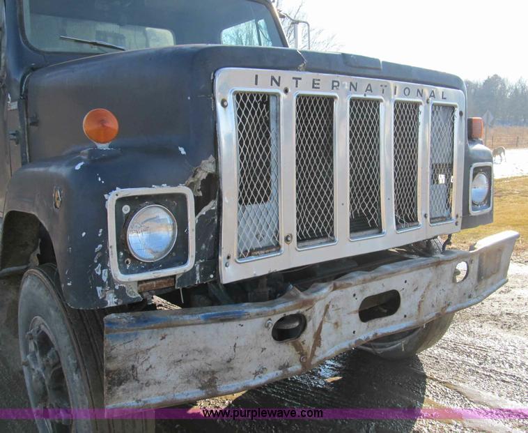 image for item A8076 1978 International F2554 dump truck