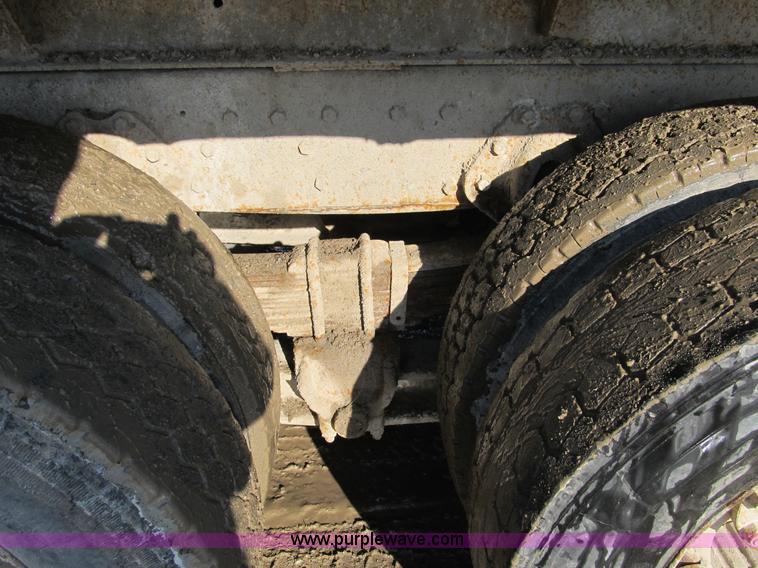 image for item A8076 1978 International F2554 dump truck