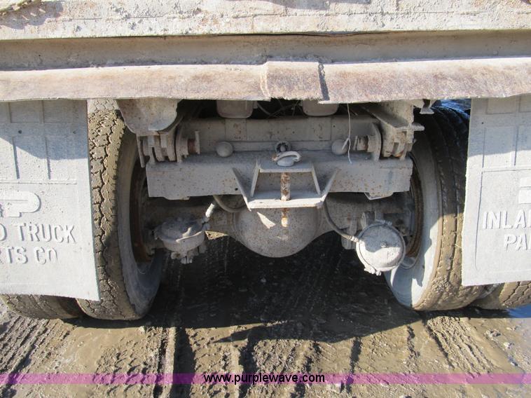 image for item A8076 1978 International F2554 dump truck