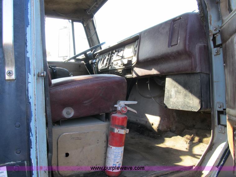 image for item A8076 1978 International F2554 dump truck