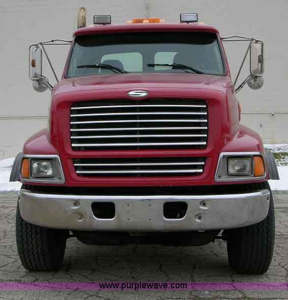 image for item B1009 1999 Sterling LT9522 T/A heavy spec lowboy truck tractor