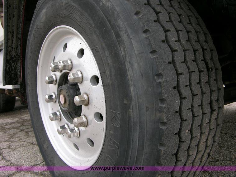 image for item B1009 1999 Sterling LT9522 T/A heavy spec lowboy truck tractor