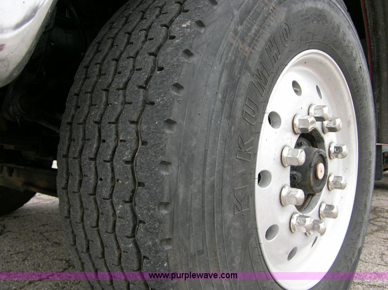 image for item B1009 1999 Sterling LT9522 T/A heavy spec lowboy truck tractor