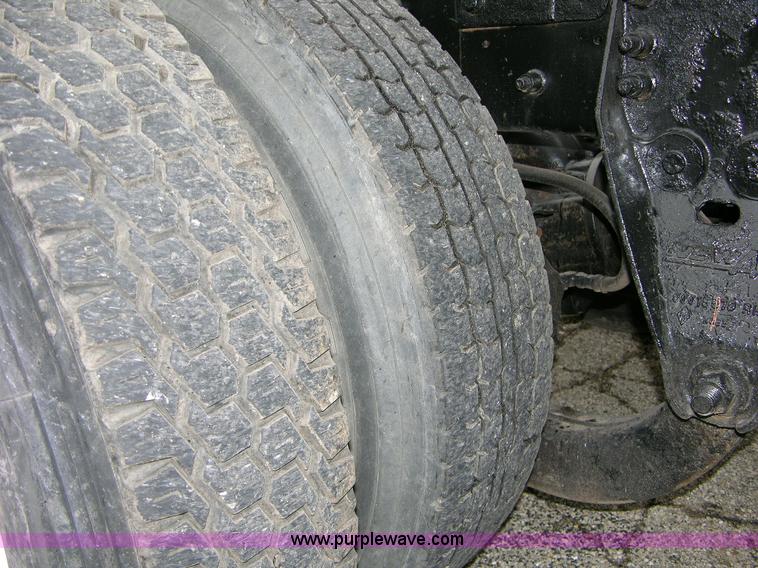 image for item B1009 1999 Sterling LT9522 T/A heavy spec lowboy truck tractor