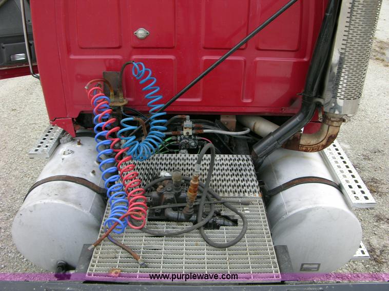 image for item B1009 1999 Sterling LT9522 T/A heavy spec lowboy truck tractor