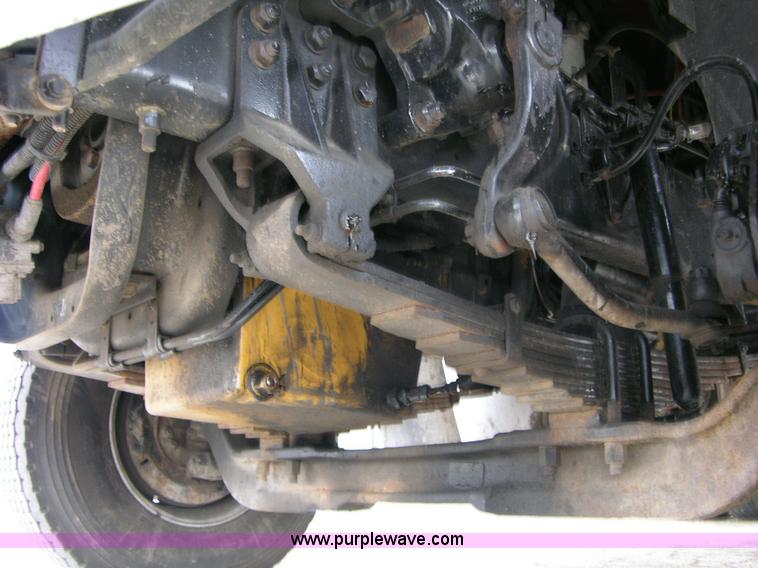 image for item B1009 1999 Sterling LT9522 T/A heavy spec lowboy truck tractor