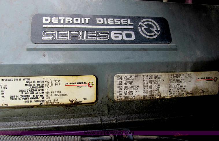 image for item B2615 1993 International 9400 semi truck