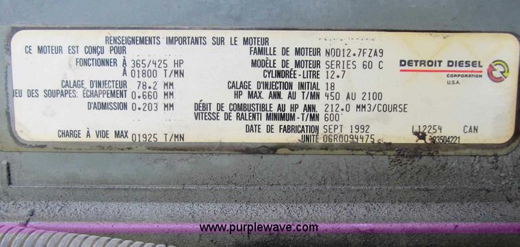 image for item B2615 1993 International 9400 semi truck